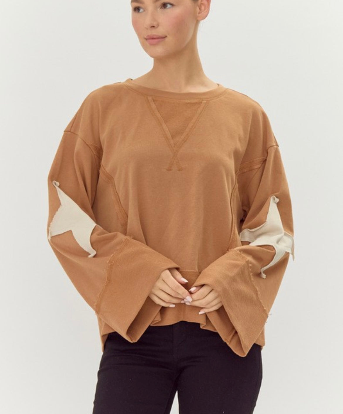 Star patch wide sleeve top